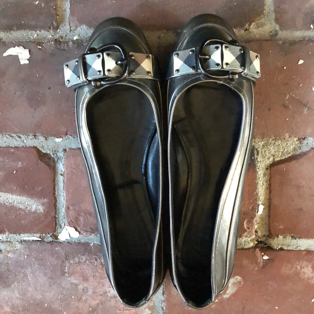 Burberry flats